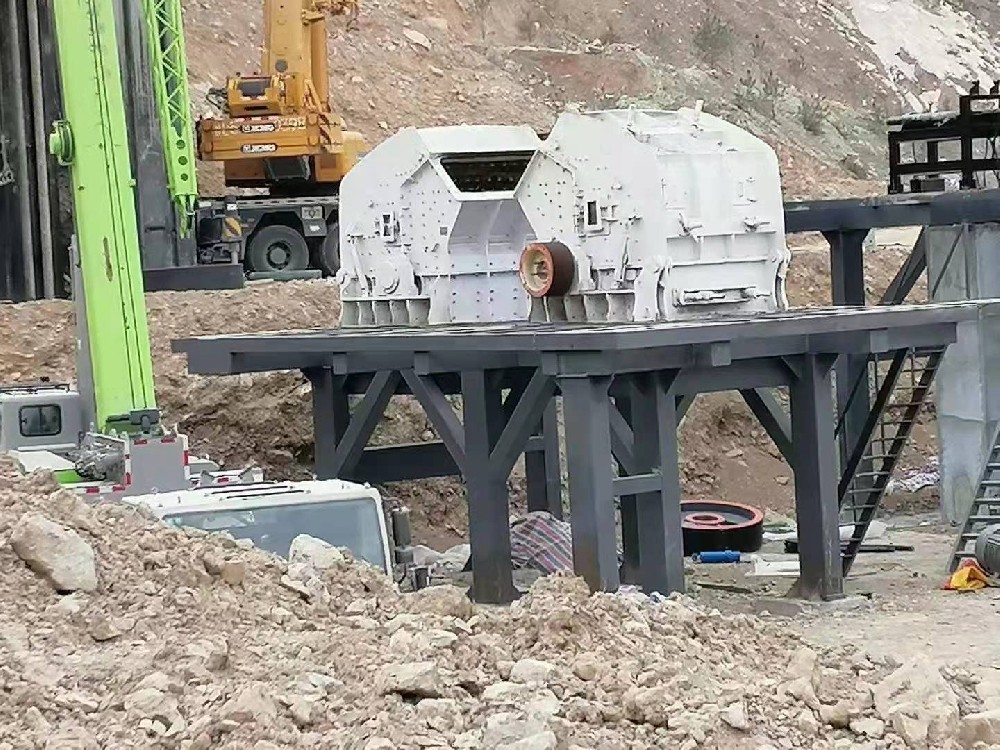 湖南懷化山路重工承建砂石線現(xiàn)場(chǎng)